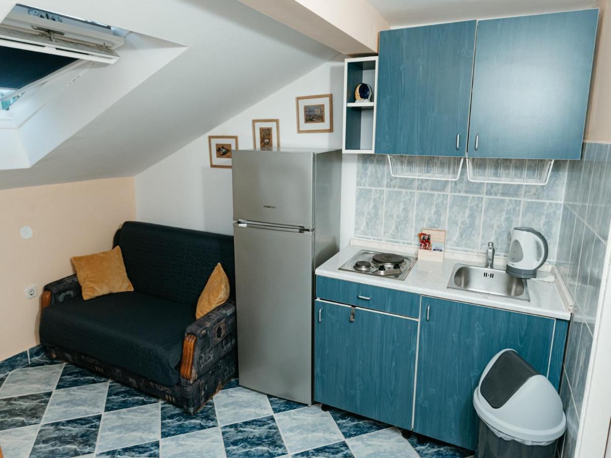 Apartmani Dragobratovic Komarna Bagian luar foto
